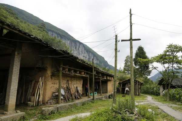 贫困山区背景-第3张图片-马瑞范文网