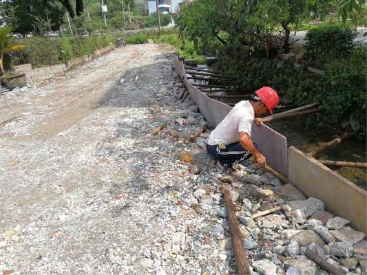 混泥土路面模板-路面混凝土模板比例-第2张图片-马瑞范文网